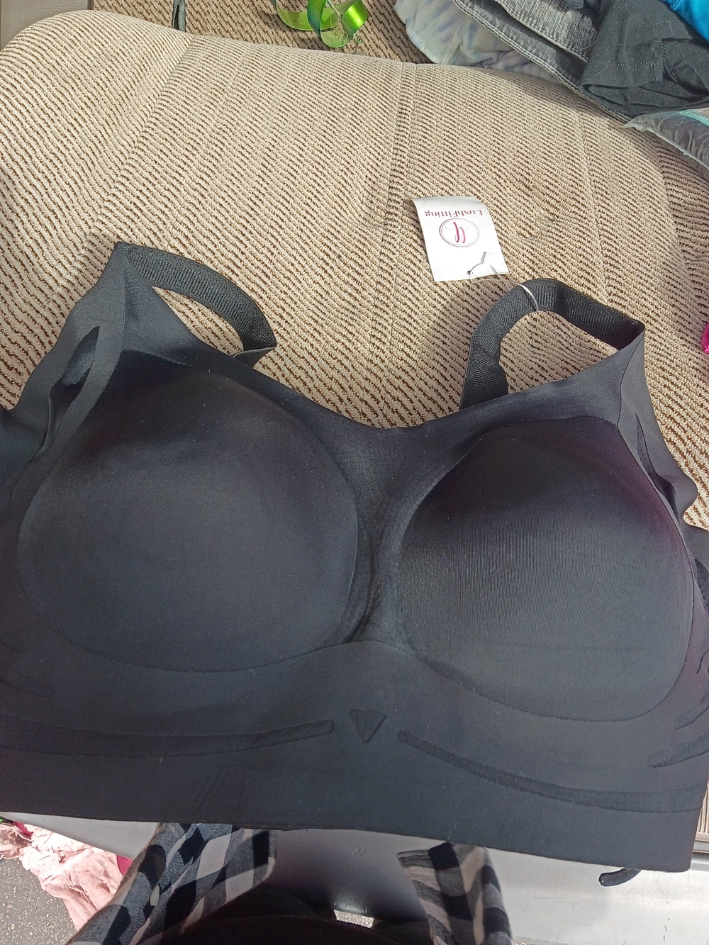 4xl Bra LushFitting Black Garment with Brand Tag